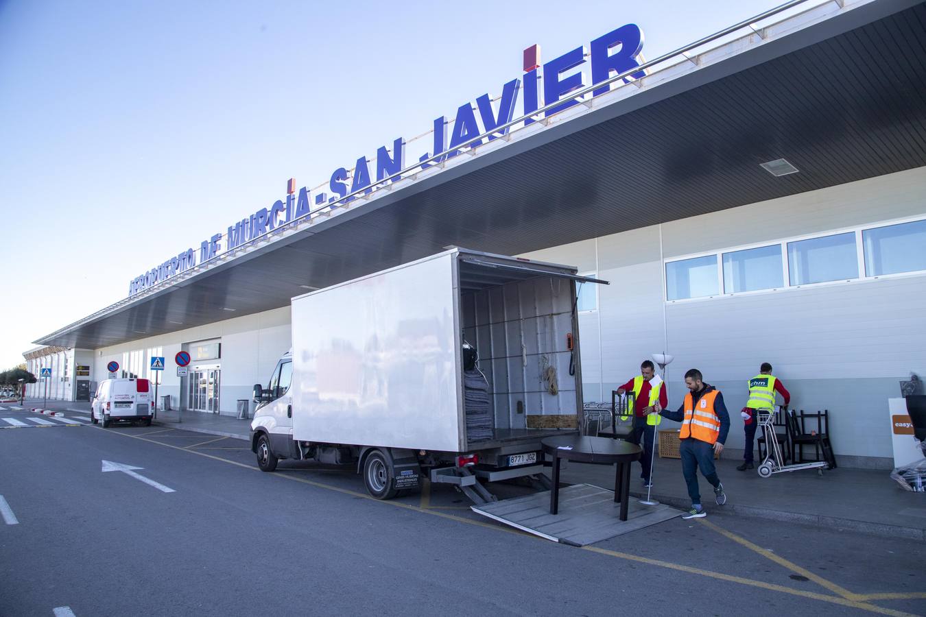 San Javier echa el cierre con tres últimos vuelos a Londres, Mánchester y Bruselas