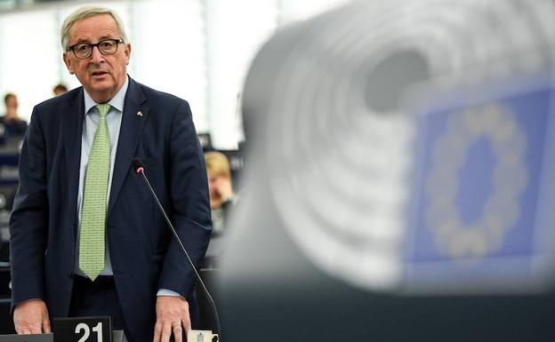 Juncker advierte de que «el riesgo de una retirada desordenada se incrementa»