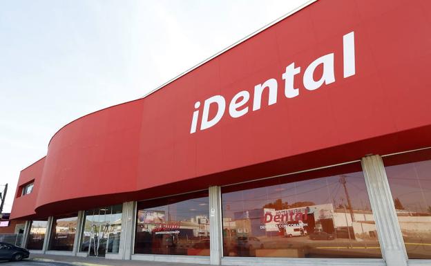 La Policía Nacional detiene a 11 personas vinculadas con la gestión de las clínicas iDental