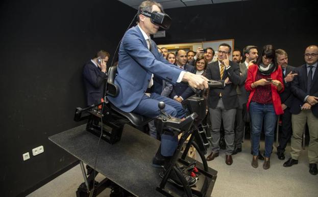 Buenafuente ironiza sobre la visita del ministro Duque a las instalaciones de la UPCT