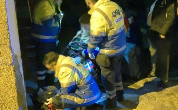 Tres afectados por inhalación de humo en el incendio de una vivienda en El Esparragal