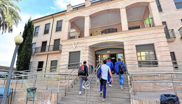 Urbanismo ordena el cierre de dos aularios de la UCAM por incumplimiento de licencia