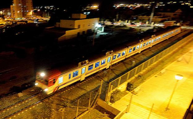 El corte de la línea férrea con Murcia y Águilas afectará a 3.000 viajeros diarios