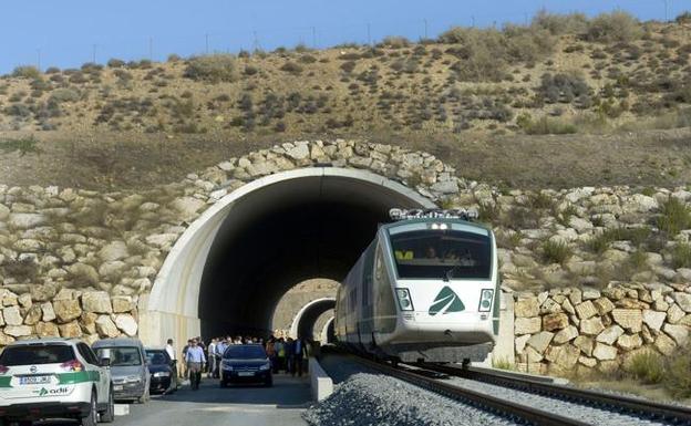 Los usuarios del tren se enfrentan a un periodo de cortes en todas las líneas