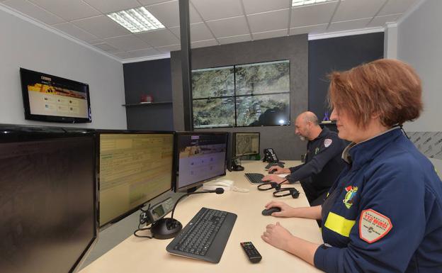 Nuevos equipamientos y tecnología para la sala de operaciones del 112 en Lorca