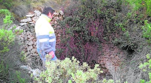 Agentes medioambientales hallan un pozo de la nieve no catalogado