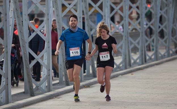 Ginés Valera y Cristina Parra vencen en la carrera por el 20 aniversario del 112