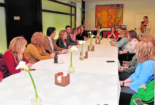 Las bordadoras de Lorca podrán acreditar su cualificación profesional antes del verano