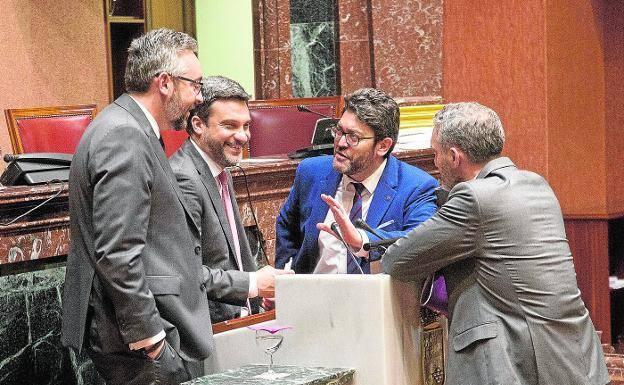 Los grupos parlamentarios, convencidos de que la reforma del Estatuto de Autonomía saldrá adelante