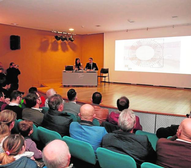 Presentan el proyecto de la plaza de toros
