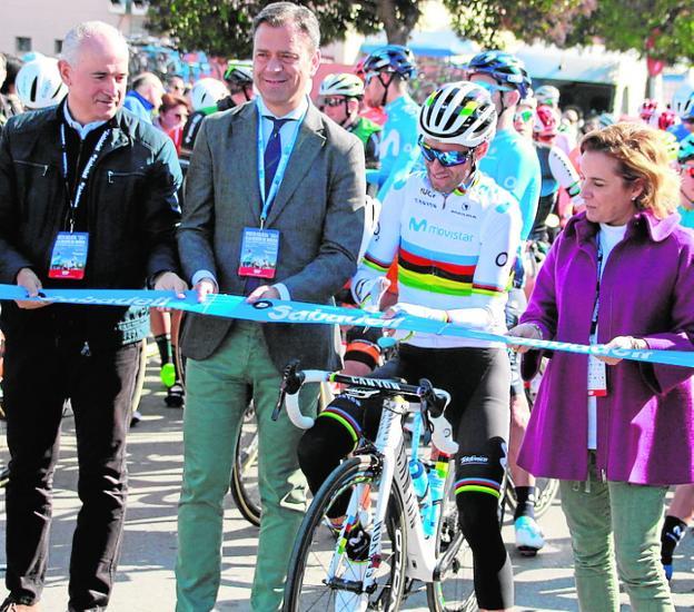 El Team Caja Rural-Seguros RGA visita a CRC en la Vuelta Ciclista a la Región de Murcia