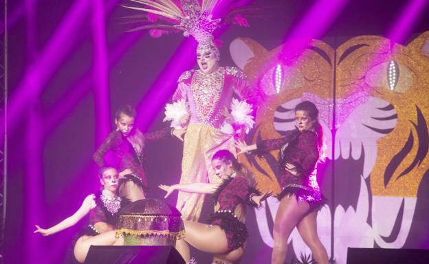 Las 'Drag Queens' toman el carnaval en Cartagena