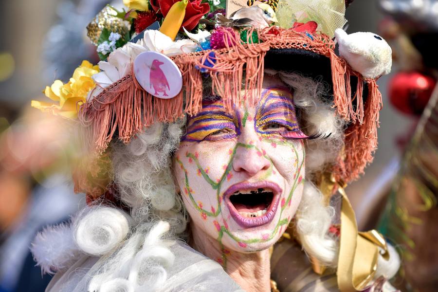 Colonia se viste de carnaval