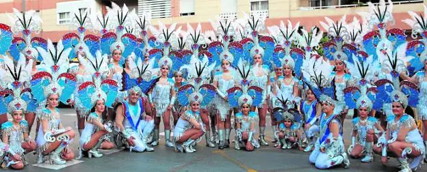 La ciudad sucumbe a la fantasía del carnaval