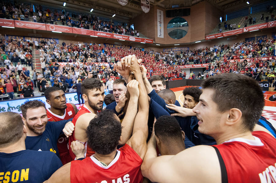 El UCAM CB le gana al Barça Lassa