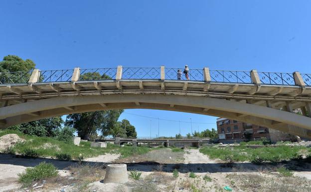 El alcalde de Lorca afirma que el puente de La Torta no se moverá de sitio «por consejo de los técnicos»