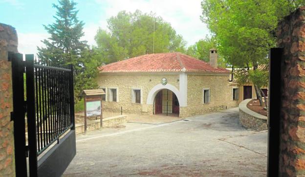 El Ayuntamiento de Pliego sacará a concurso la gestión del camping tras 20 años cerrado