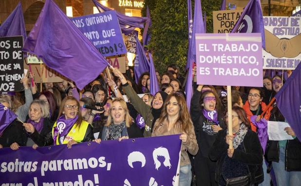 La «lucha feminista» se hace con la calle en Cartagena