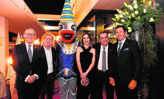 La AGA recibe la Carroza de la Sardina