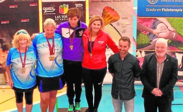 Cuatro podios en el Nacional sénior de bádminton para jugadores de Las Torres
