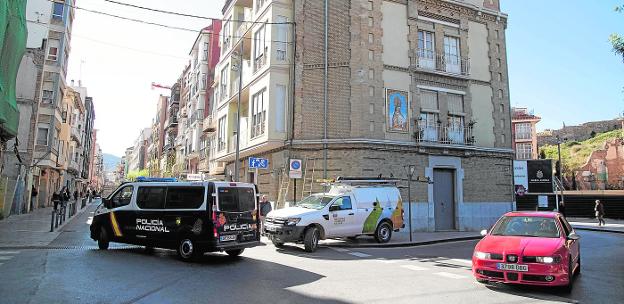 Un juzgado ultima el desalojo de decenas de okupas en las calles San Vicente y Serreta