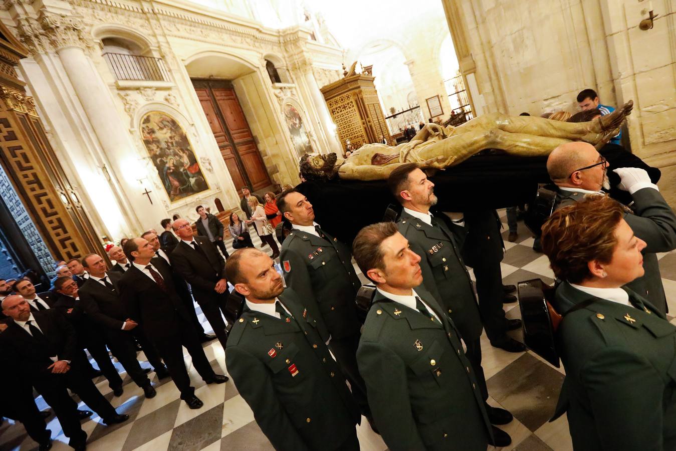 Solemne Vía Crucis presidido por el Yacente