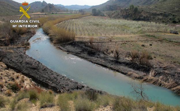 Investigan a dos personas por un incendio forestal que afectó a Moratalla y Hellín