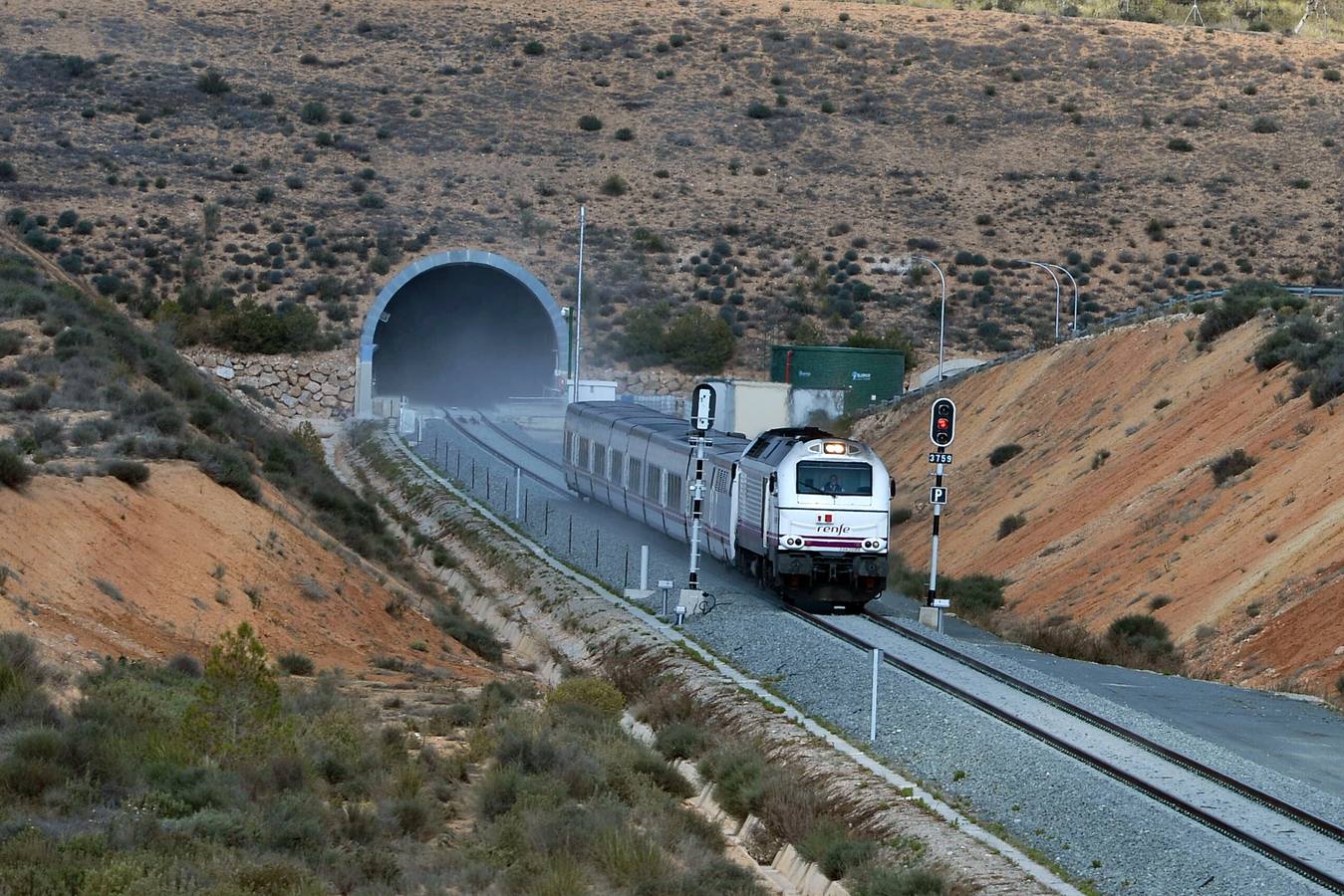 Estreno de la variante ferroviaria de Camarillas