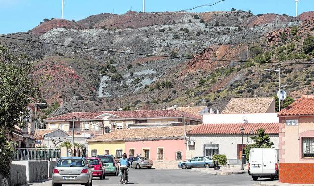 Salud busca fuentes de contaminación por metales alternativas a los residuos mineros