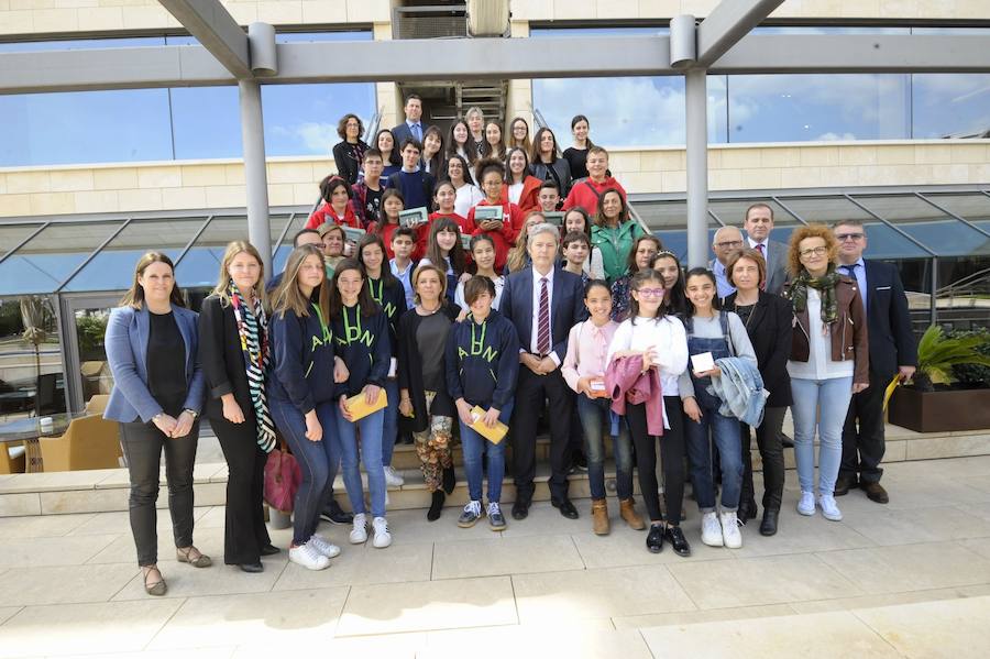 Premios a las promesas del periodismo