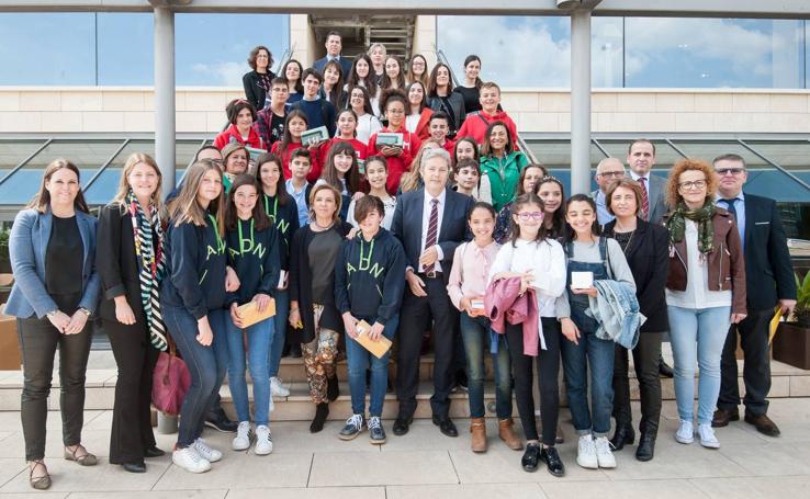 Premios a las promesas del periodismo