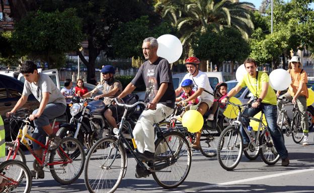 Colectivos ciudadanos exigen una movilidad sostenible intermodal