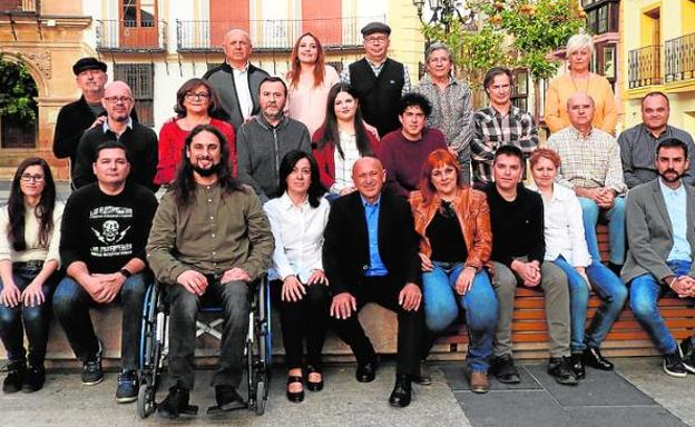 Representantes de movimientos vecinales se suman a la lista de IU
