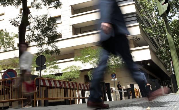 La murciana que intentó unirse al Daesh acepta 5 años de cárcel y pierde la custodia de sus hijos