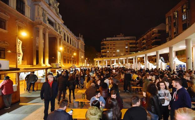 Mil y una birras a pie de plaza