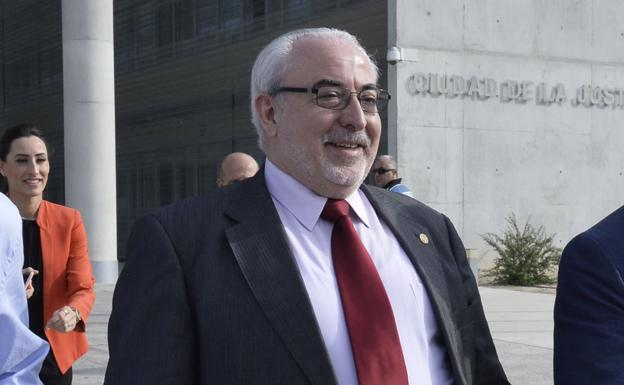 La Fiscalía pretende llevar ya a juicio a Mendoza por las obras sin licencia de la UCAM