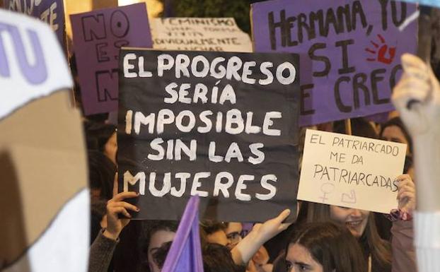 El 51,2% de los murcianos se identifican con el movimiento feminista