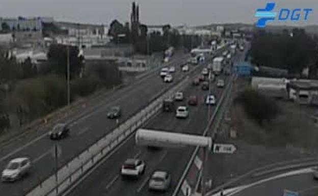 El puente de Semana Santa arranca con dos kilómetros de retenciones a la altura de Nueva Condomina