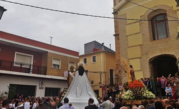 Albudeite celebra 'la quema de Judas' pese a la amenaza de lluvia