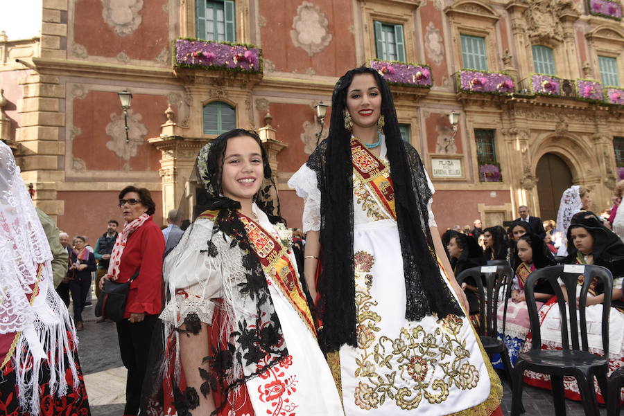 Misa huertana y lluvia de pétalos para agasajar a La Fuensanta