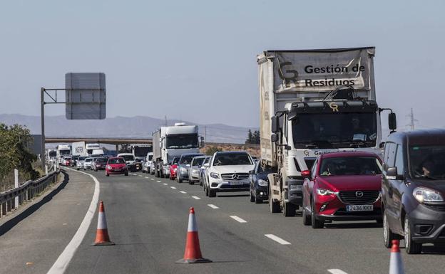 Tres heridos graves y 28 leves en 17 accidentes con víctimas durante la Semana Santa en la Región