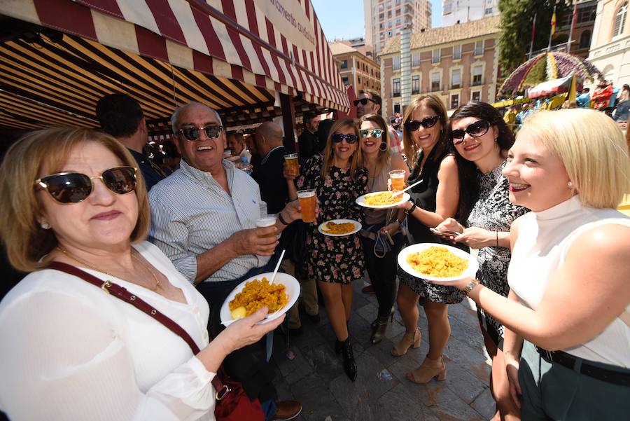 Murcia sale a la calle para celebrar el Entierro de la Sardina