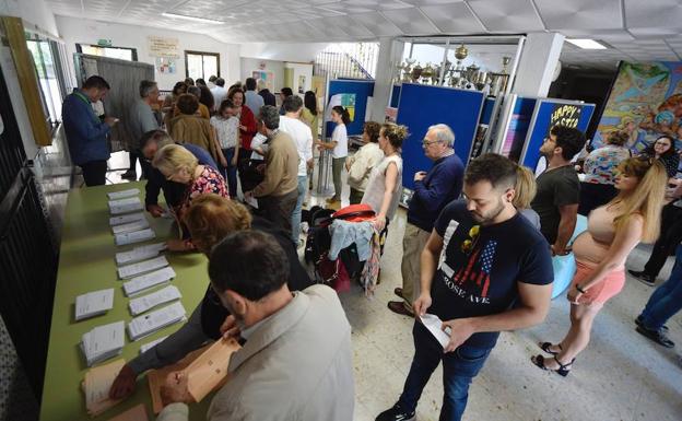 La afluencia a las urnas en la Región sube casi 9 puntos hasta las 18.00 horas