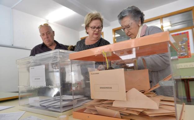 El secreto para que el recuento electoral sea tan rápido en España