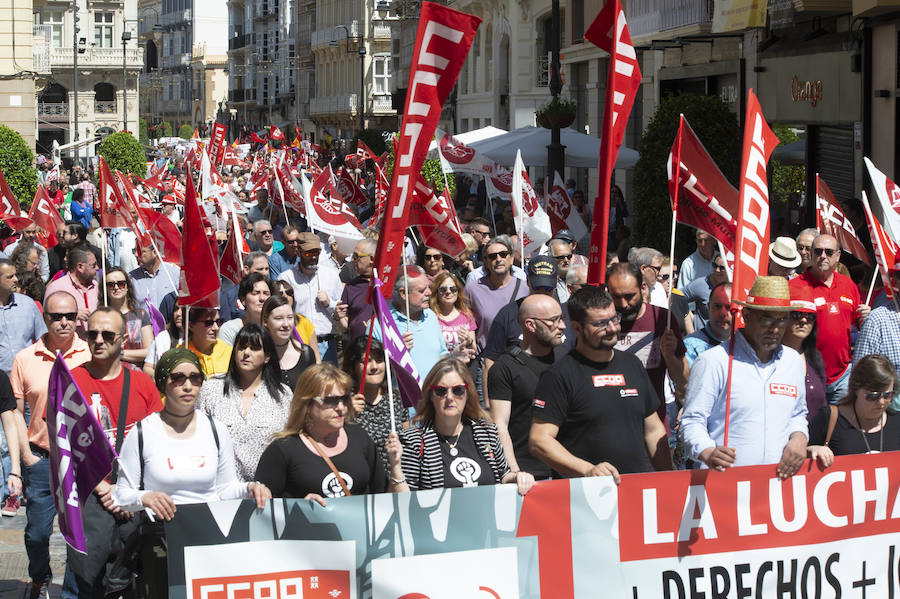 Un millar de personas se manifestan en Cartagena en el Primero de Mayo