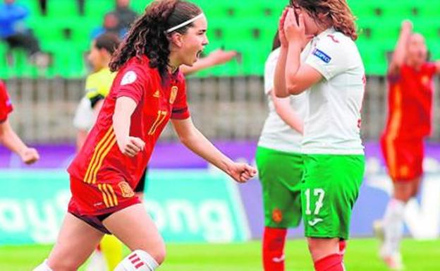 Silvia Llorís golea con la selección española sub-17