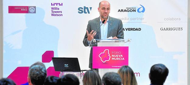 Cabify operará en La Manga en 2020 y traerá patinetes y motos a las ciudades