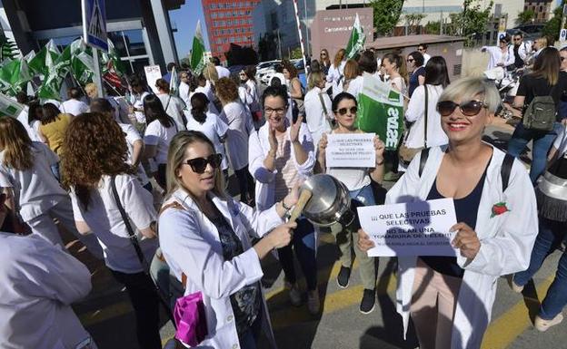 Más de cien enfermeros reclaman que se investigue si hubo filtraciones en la OPE