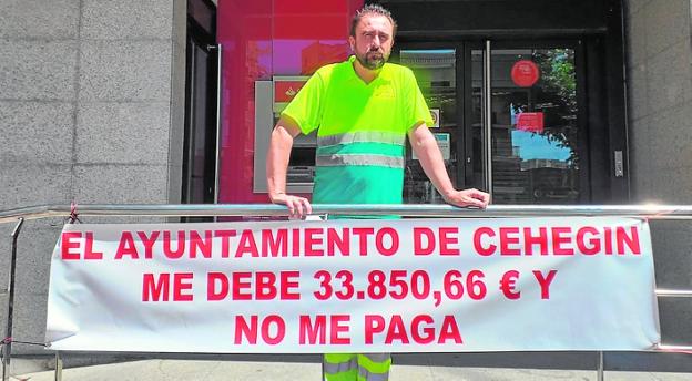 Una firma de limpieza denuncia que el Consistorio de Cehegín le debe 33.850 euros