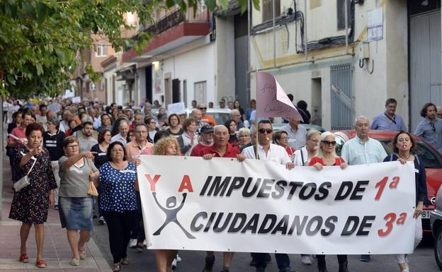 Manifestación de los vecinos en El Palmar como protesta ante la oleada de robos